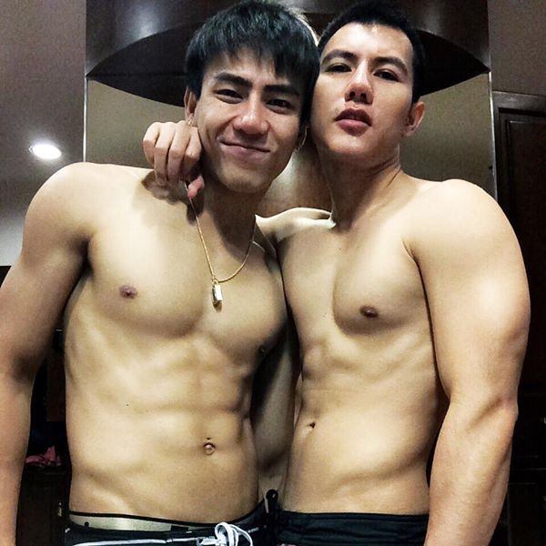 ผู้ชายที่หล่อมีความดึงดูด 1,228