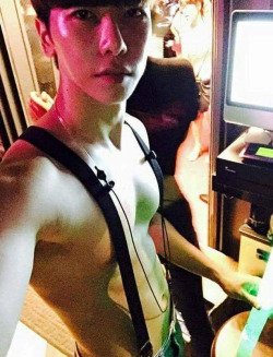 ผู้ชายพาเพลิน 4