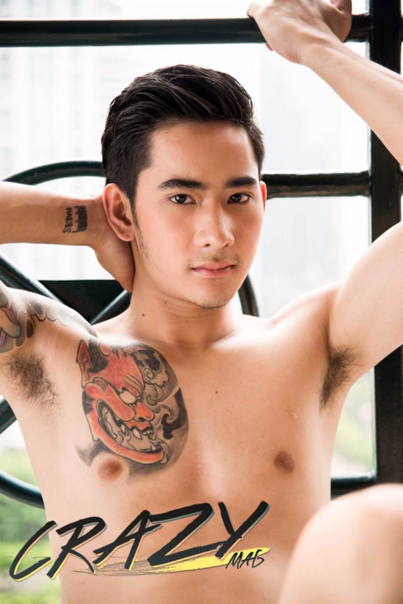 CRAZY magazine หนุ่มหล่อนมชมพู พร้อมคลิปเบื้องหลัง