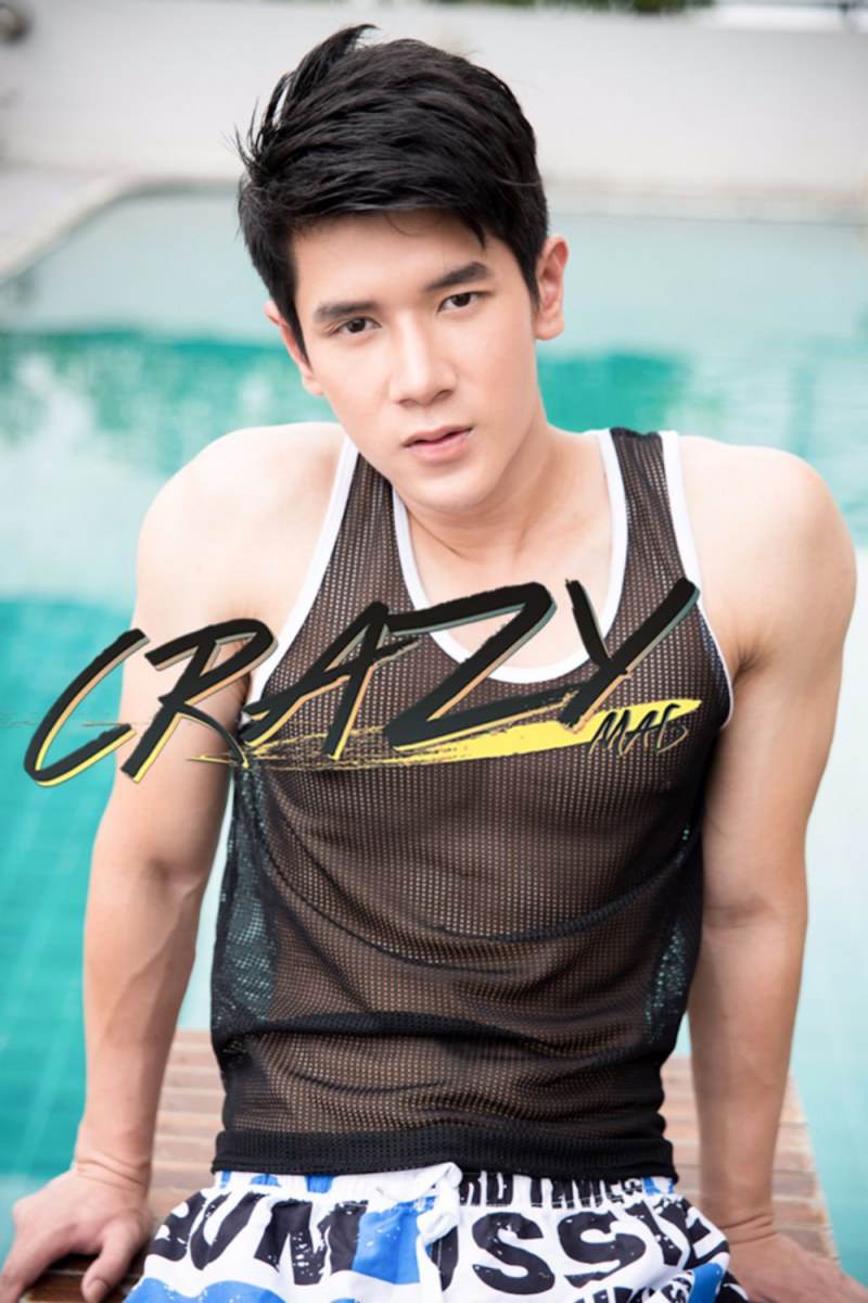 CRAZY magazine หนุ่มหล่อนมชมพู พร้อมคลิปเบื้องหลัง