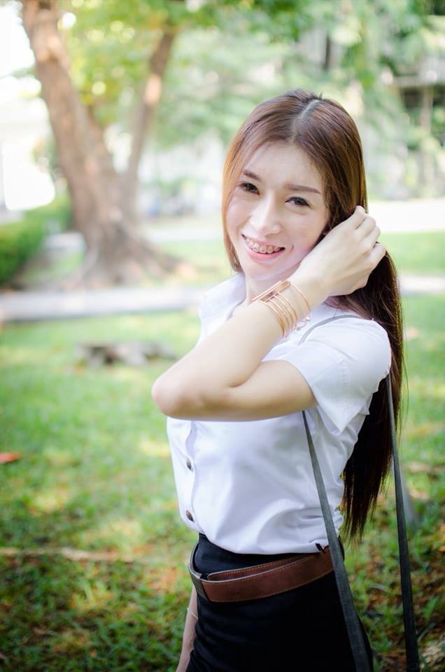 มหาลัยกรุงเทพแตก! สาวน้อยสุดฮอต เฟชชี่ปี1 การบิน น้องคะแนน นักแสดงหน้าใหม่ทำเอาหนุ่มๆ ม.กรุงเทพใจละลาย