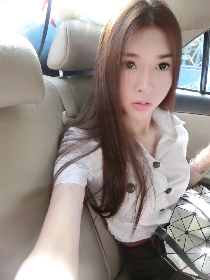 มหาลัยกรุงเทพแตก! สาวน้อยสุดฮอต เฟชชี่ปี1 การบิน น้องคะแนน นักแสดงหน้าใหม่ทำเอาหนุ่มๆ ม.กรุงเทพใจละลาย