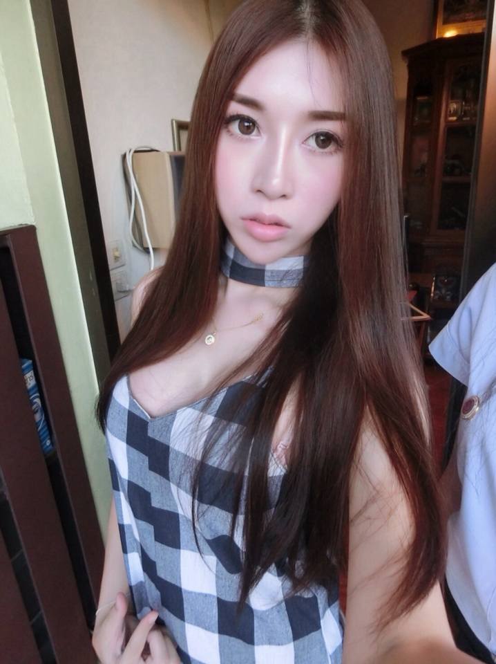 มหาลัยกรุงเทพแตก! สาวน้อยสุดฮอต เฟชชี่ปี1 การบิน น้องคะแนน นักแสดงหน้าใหม่ทำเอาหนุ่มๆ ม.กรุงเทพใจละลาย