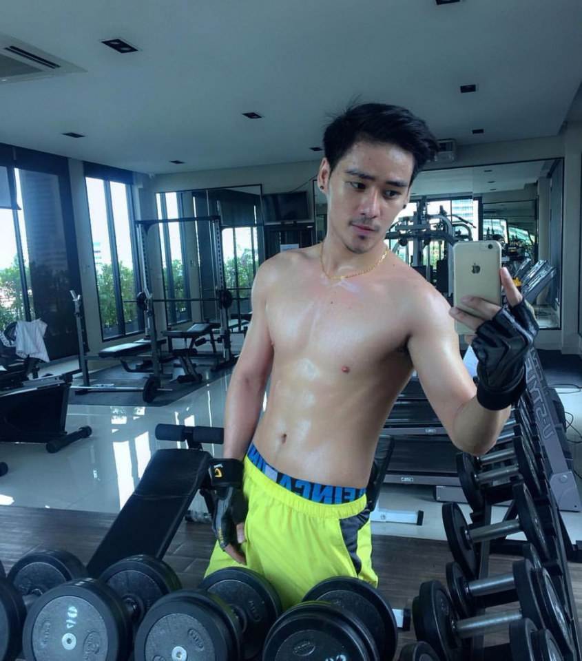 นายน่าเย็บบบบ