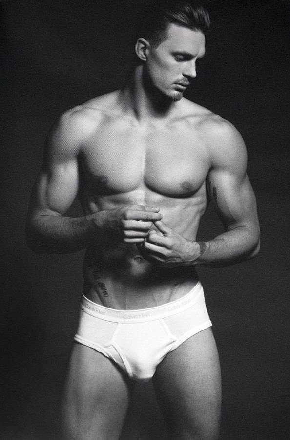 Dream Men 39 (+18) B&W