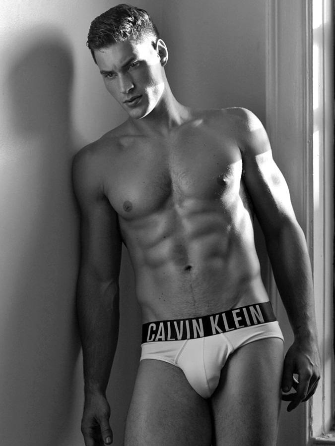 Dream Men 39 (+18) B&W