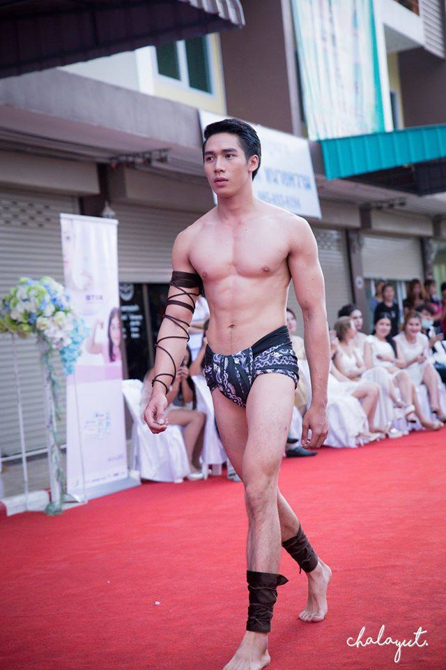 ซูมจนภาพแตกอะ