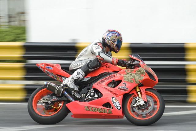 ภราดร ศรีชาพันธ์ ใน "Match exhibition in Bangkok" เมื่อปี 2008