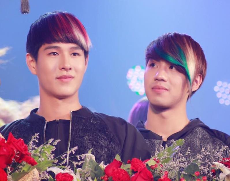 3 หนุ่มหล่อ 3 มุม จัดให้ ....