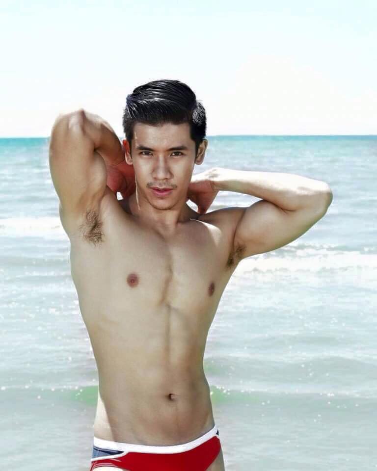 หนุ่มหล่อเฟสบุ๊ค