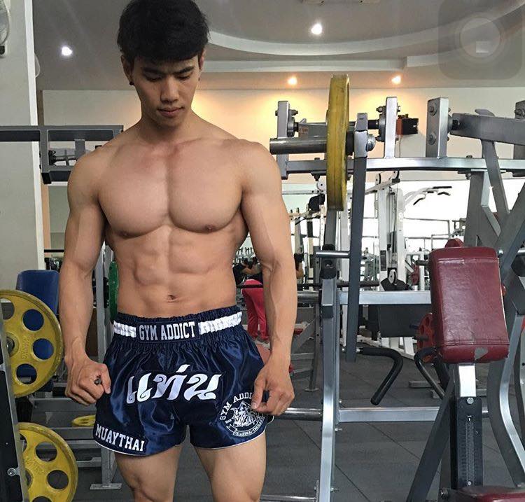 หนุ่มหล่อเฟสบุ๊ค