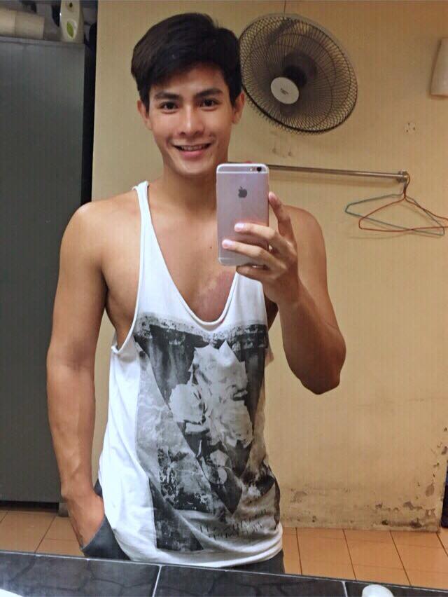 หนุ่มหล่อเฟสบุ๊ค