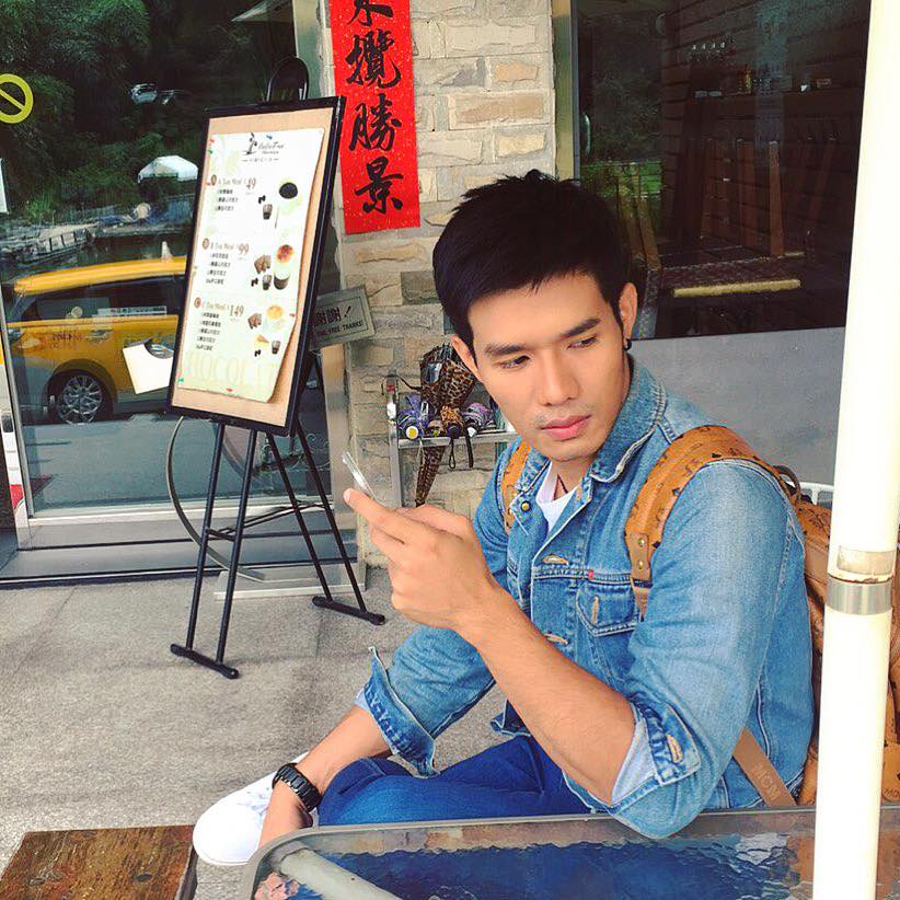 หนุ่มหล่อเฟสบุ๊ค