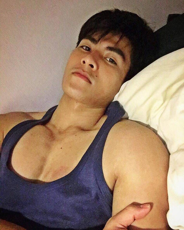 หนุ่มหล่อเฟสบุ๊ค