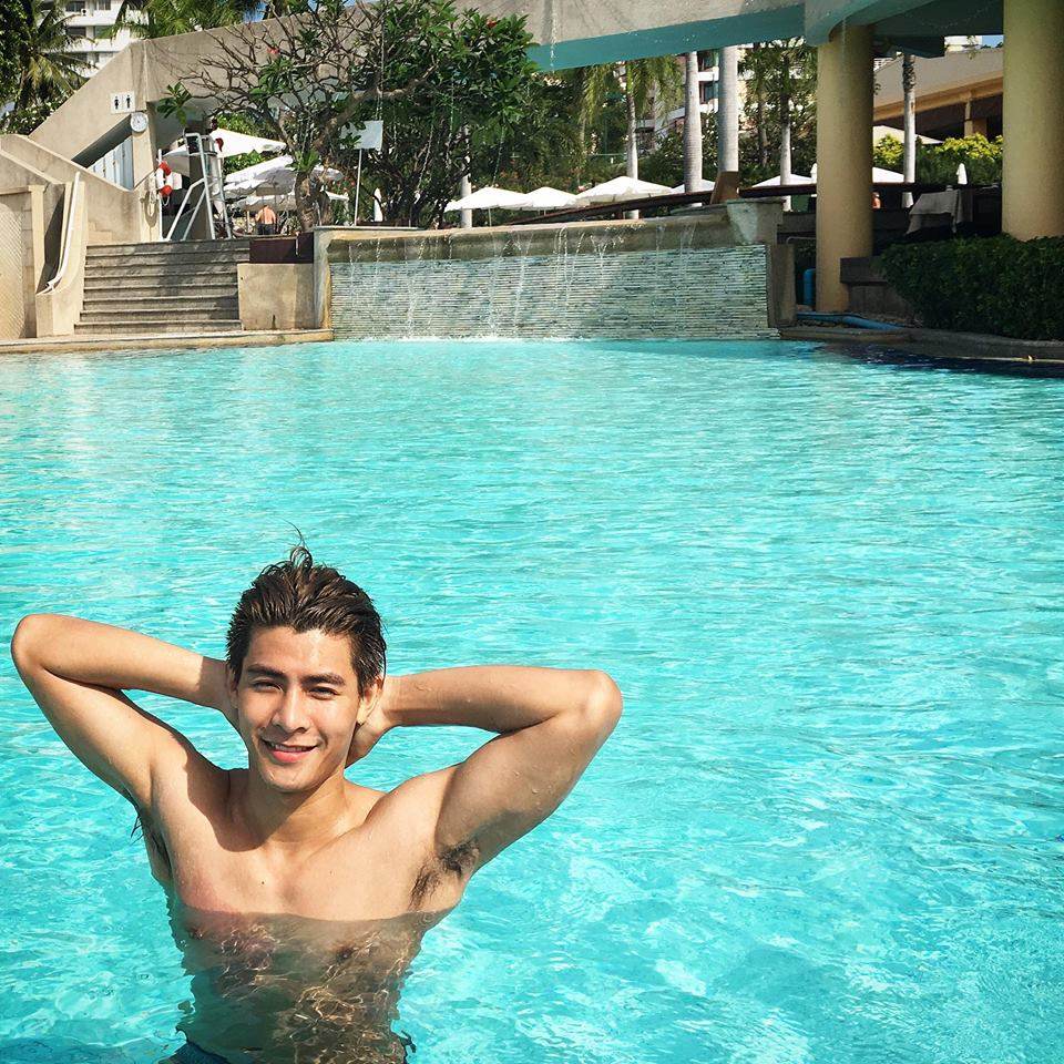 หนุ่มหล่อเฟสบุ๊ค