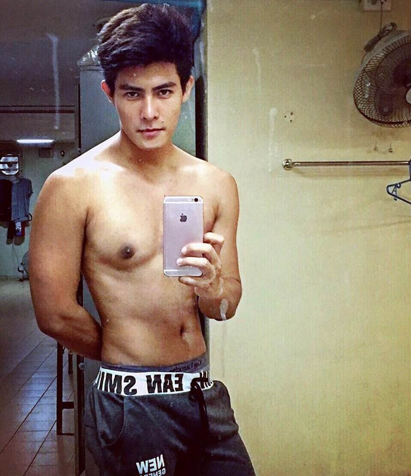 หนุ่มหล่อเฟสบุ๊ค