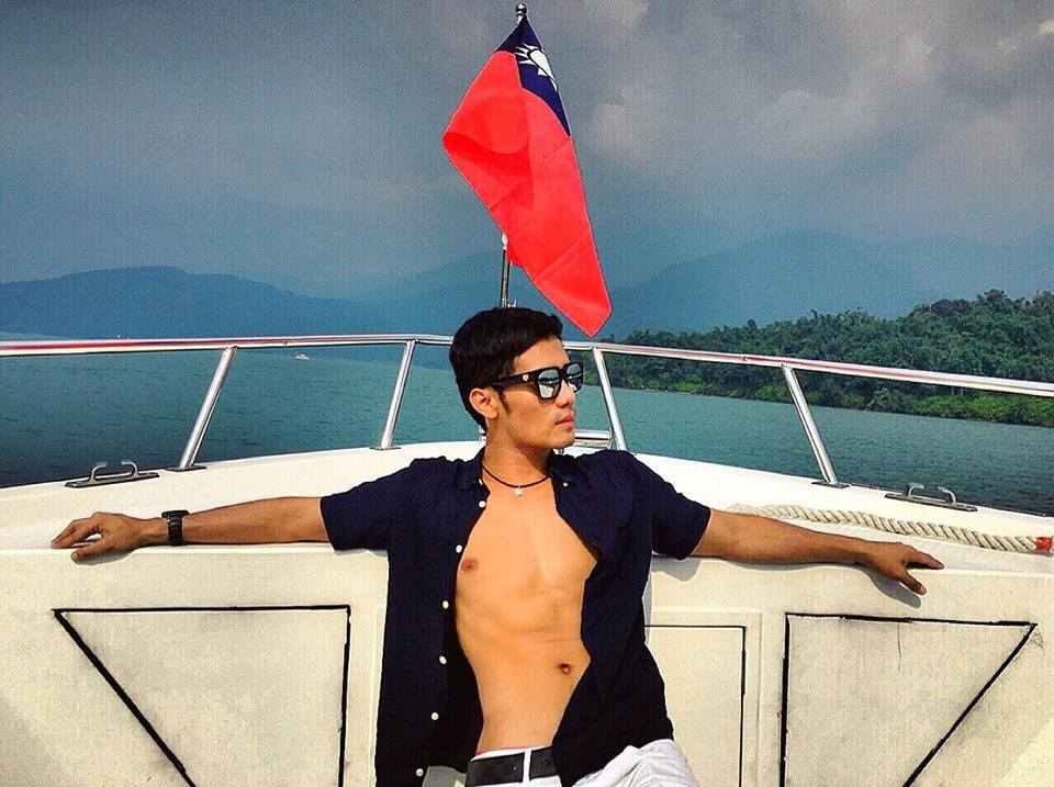 หนุ่มหล่อเฟสบุ๊ค
