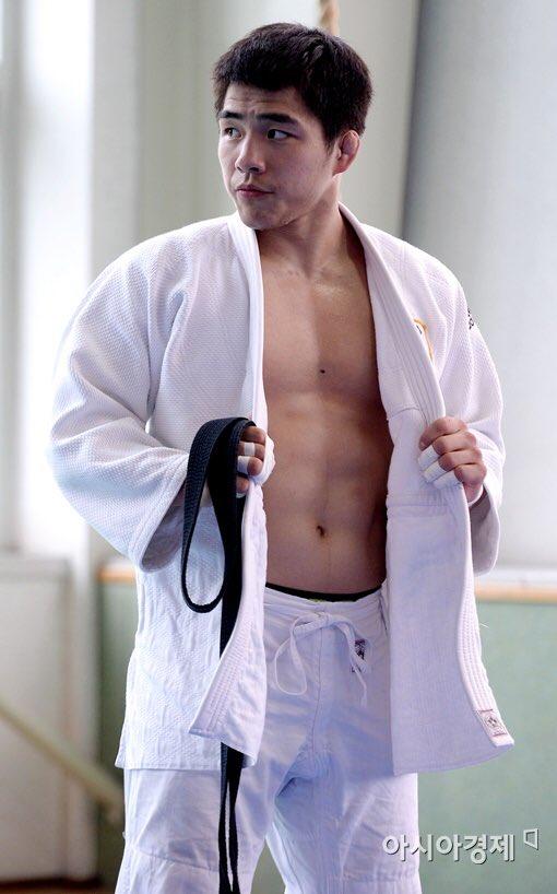 ผมนี่แข็งเลยคร๊าบบ