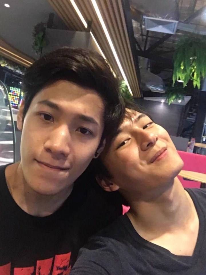 สงสัยเป็นคนชอบซบ ซบได้ทุกที่ทุกเวลาเลยนะ!!