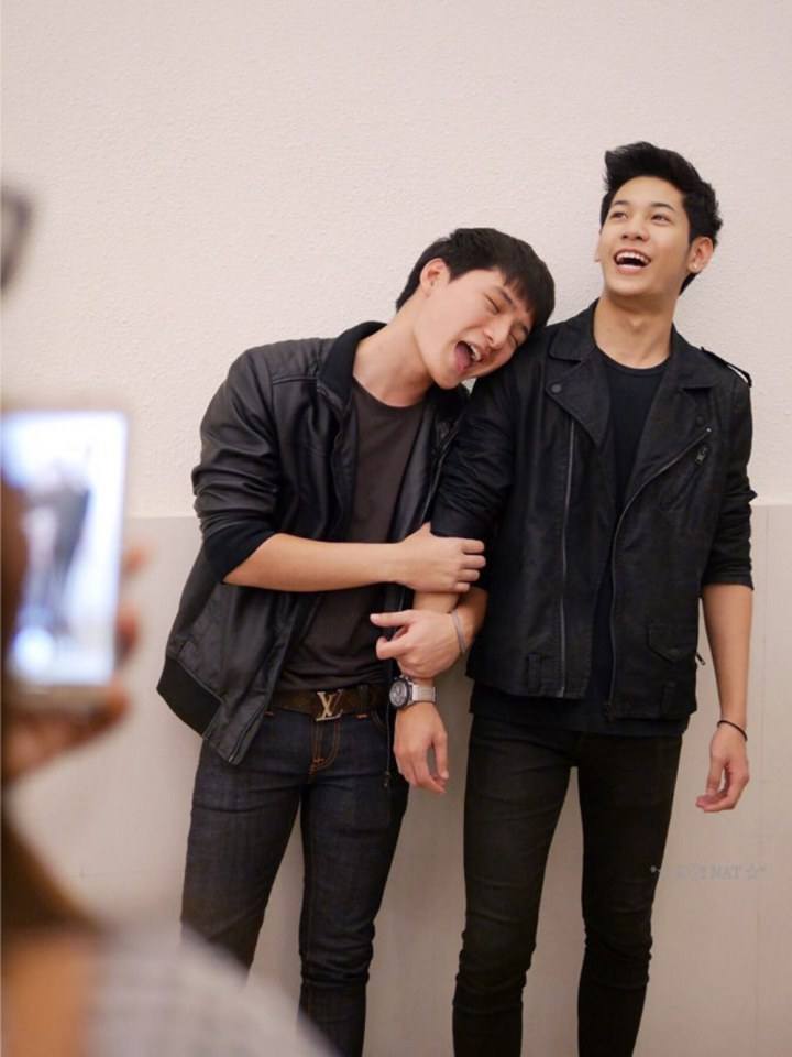 สงสัยเป็นคนชอบซบ ซบได้ทุกที่ทุกเวลาเลยนะ!!