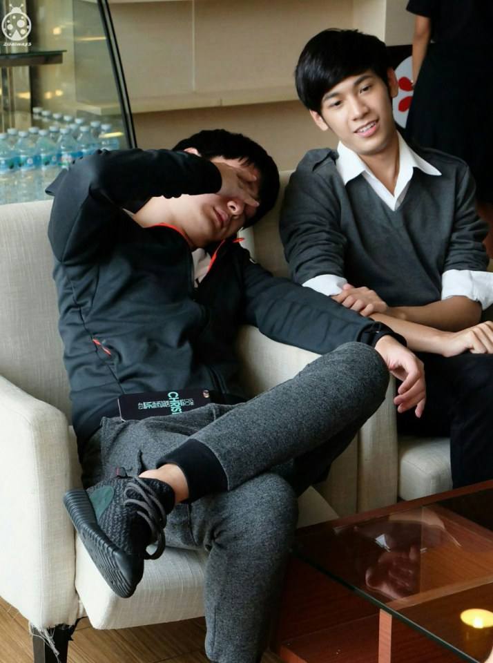 สงสัยเป็นคนชอบซบ ซบได้ทุกที่ทุกเวลาเลยนะ!!