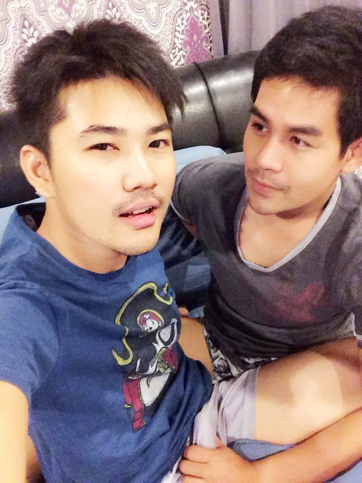 ว่าด้วยเรื่องของเพื่อนผู้ชายเล่นกัน เล่นเเบบนี้...ได้กันเถอะ เอาซะเเข็งตัวเชียว! โด่เด่ olo