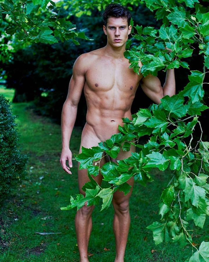 Dream Men 47 (+18)