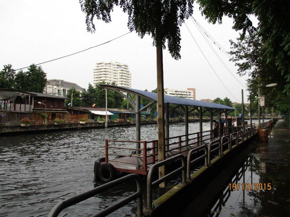 ริมคลองแสนแสบและเรือคลองแสนแสบ