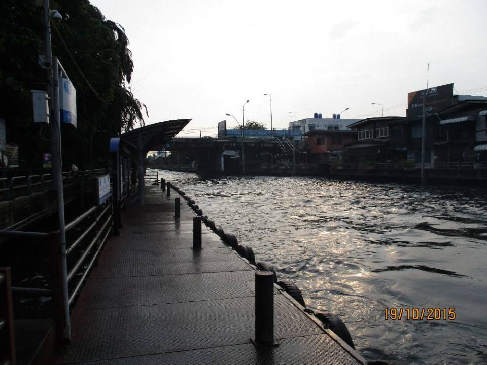 ริมคลองแสนแสบและเรือคลองแสนแสบ