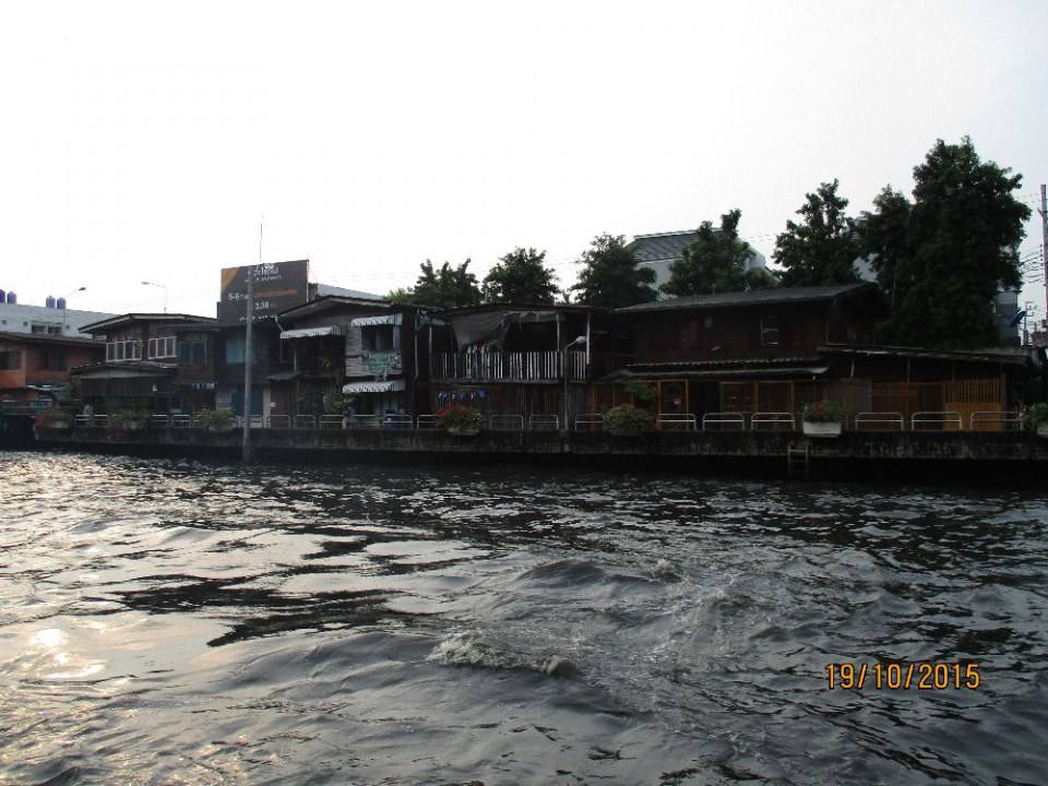 ริมคลองแสนแสบและเรือคลองแสนแสบ