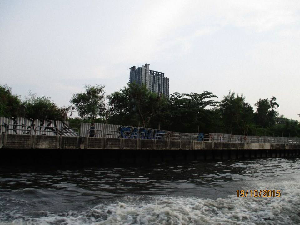 ริมคลองแสนแสบและเรือคลองแสนแสบ