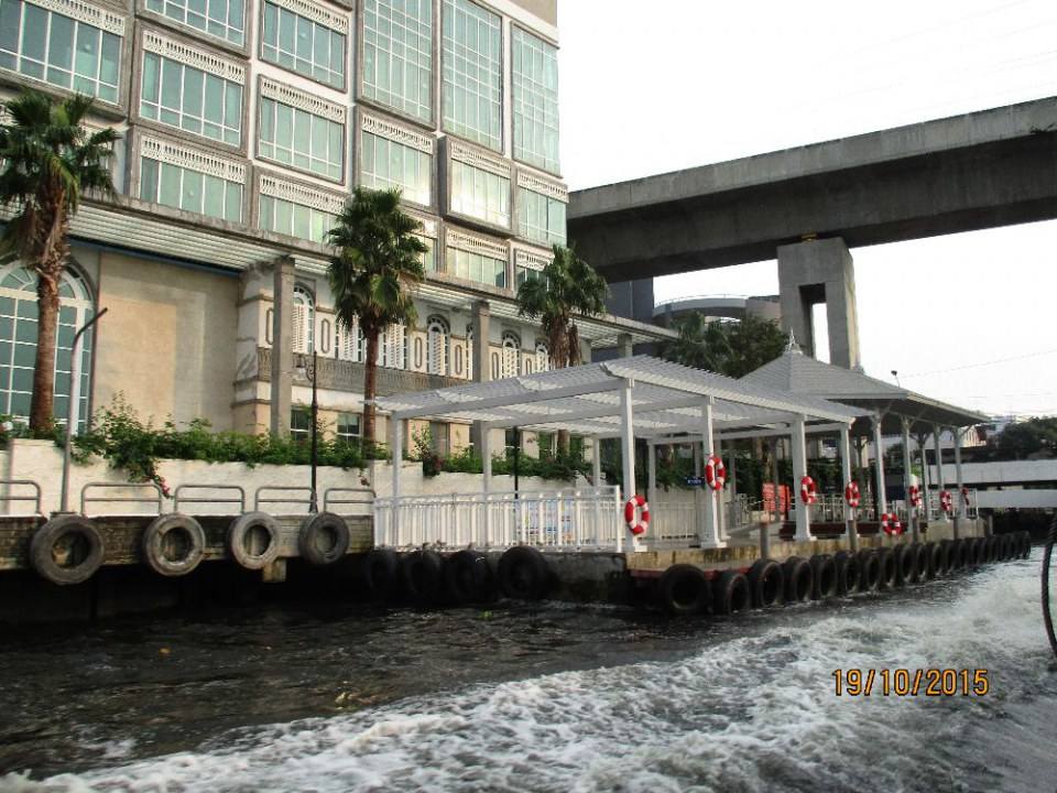 ริมคลองแสนแสบและเรือคลองแสนแสบ