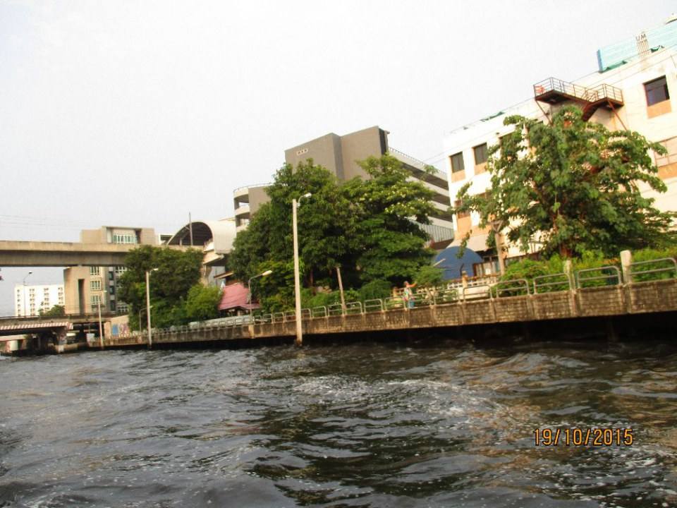 ริมคลองแสนแสบและเรือคลองแสนแสบ