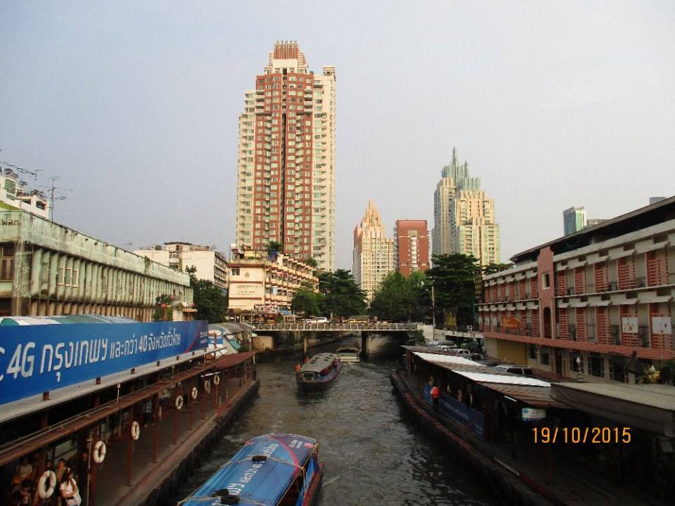 ริมคลองแสนแสบและเรือคลองแสนแสบ