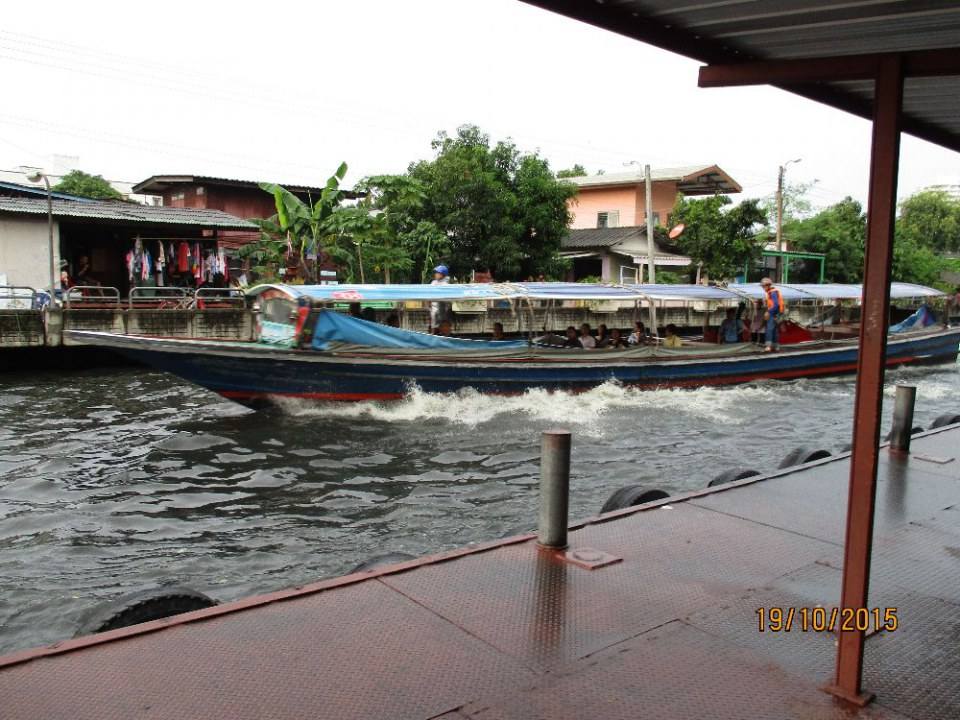 ริมคลองแสนแสบและเรือคลองแสนแสบ