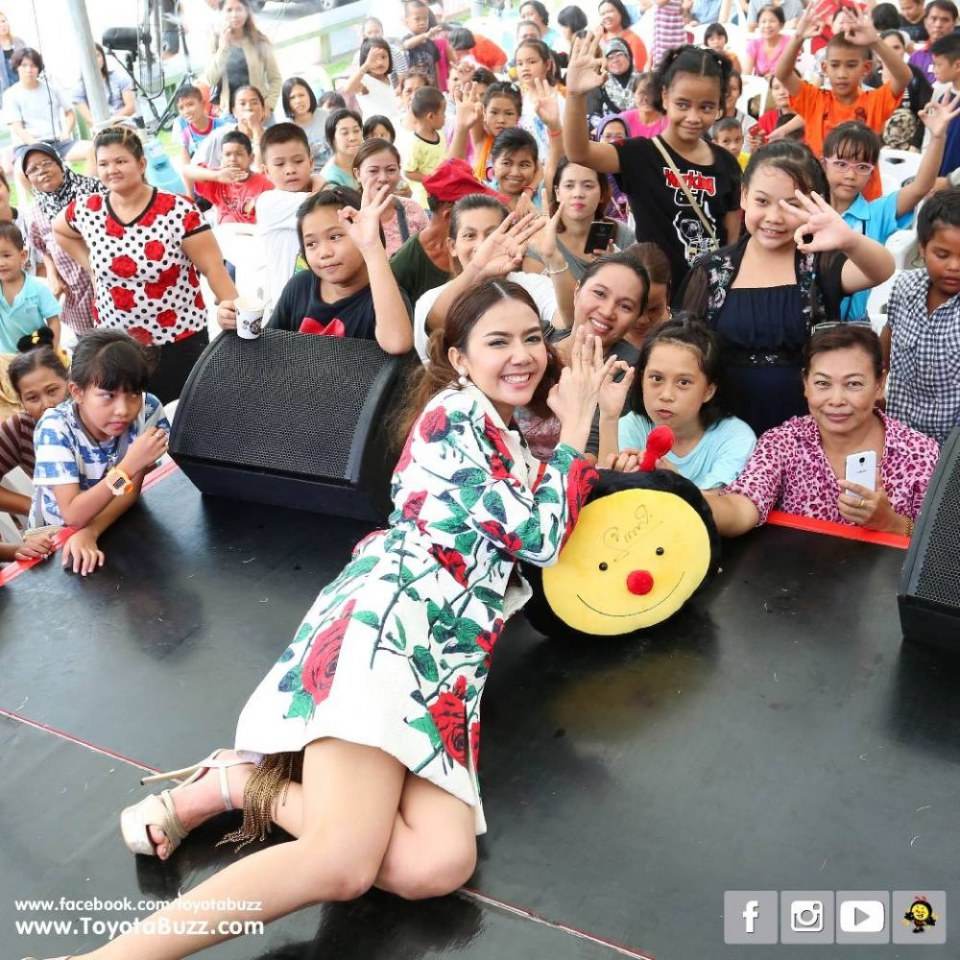 จ๊ะ อาร์สยาม ที่ โตโยต้าบัสส์ สาขาเสรีไทย