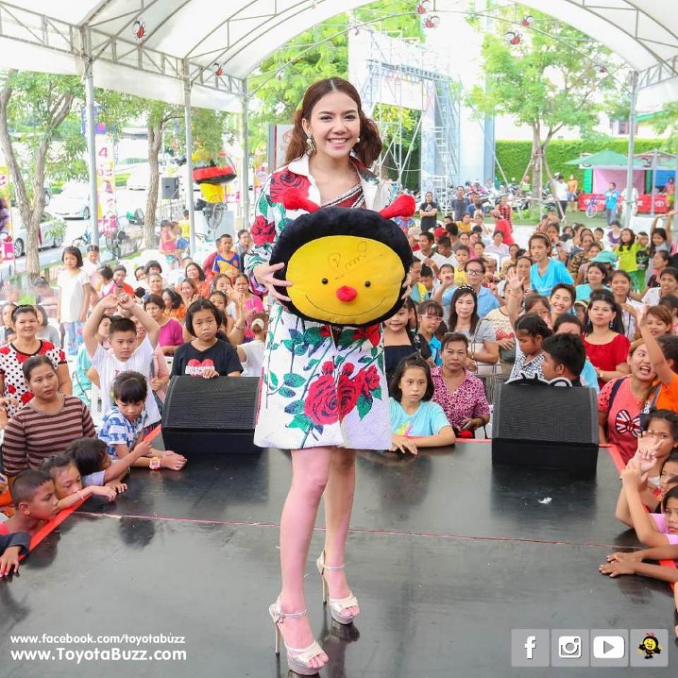 จ๊ะ อาร์สยาม ที่ โตโยต้าบัสส์ สาขาเสรีไทย