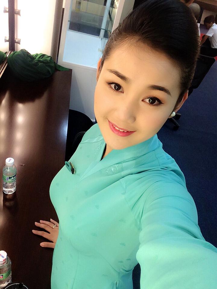 แอร์โฮสเตสจากเวียดนามแอร์ไลน์ (Vietnam Airlines)