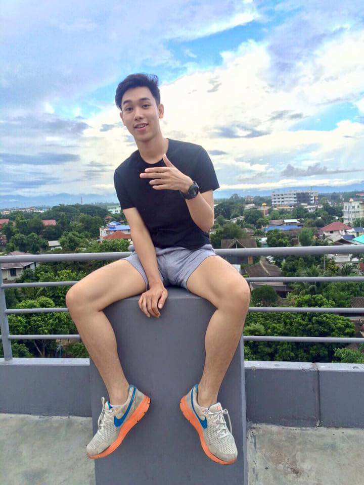 นักเรียนหล่อ "เป้าตุง" แน่น ๆ