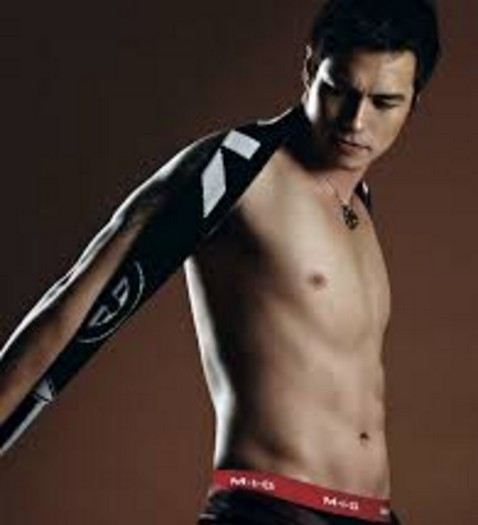 แซ่บ !!!  ปีเตอร์ คอร์ป