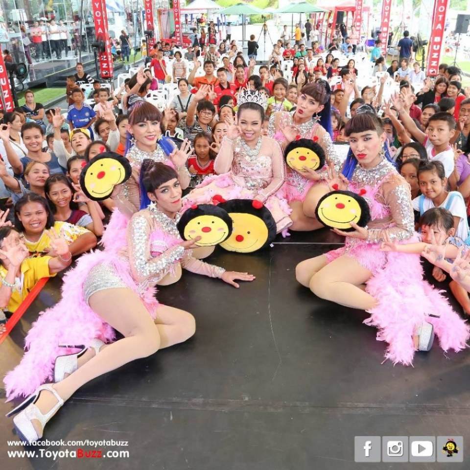 ตุ๊กกี้ ชิงร้อยชิงล้าน ที่โตโยต้าบัสส์ สาขาพระราม 2