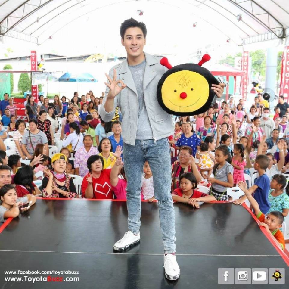 เคน ภูภูมิ ที่ โตโยต้าบัสส์ สาขาเพชรเกษม 88