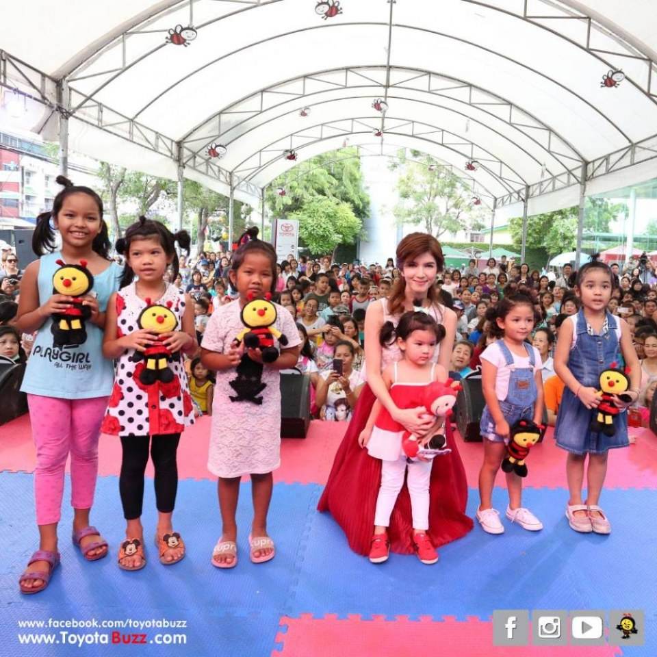 แม่โบว์และน้องมะลิ ที่โตโยต้าบัสส์ สาขาเสรีไทย