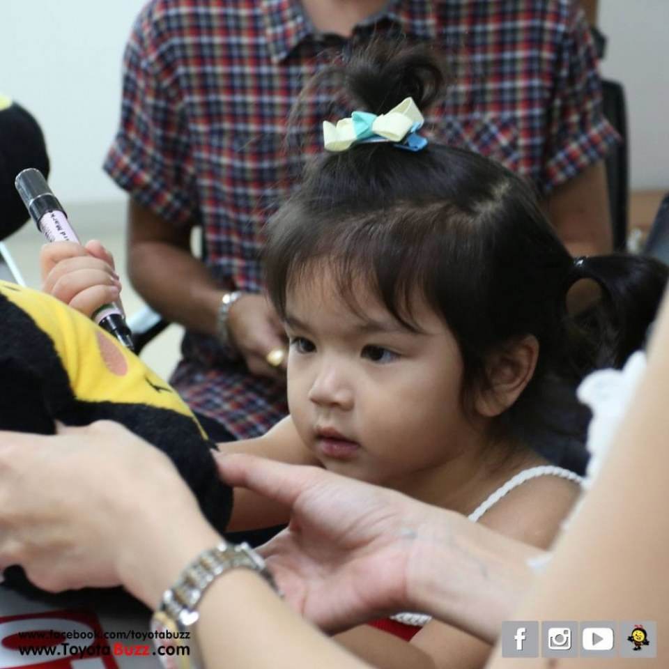 แม่โบว์และน้องมะลิ ที่โตโยต้าบัสส์ สาขาเสรีไทย