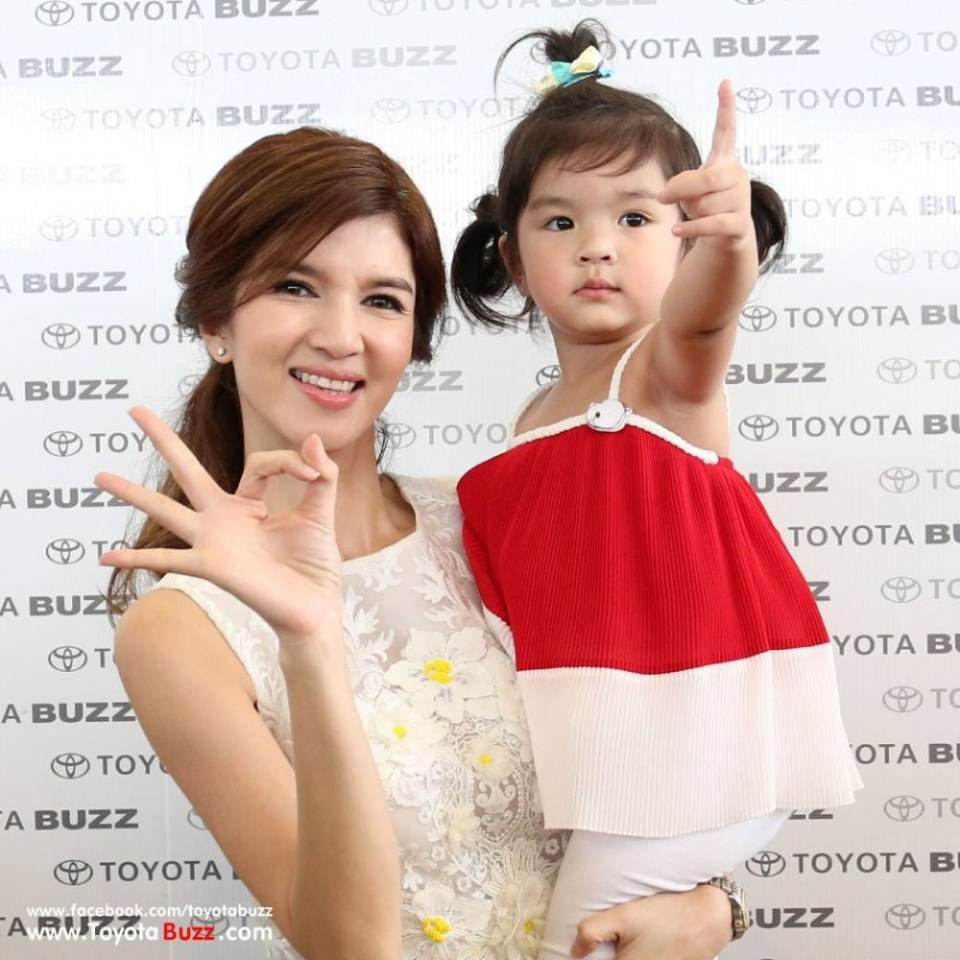 แม่โบว์และน้องมะลิ ที่โตโยต้าบัสส์ สาขาเสรีไทย