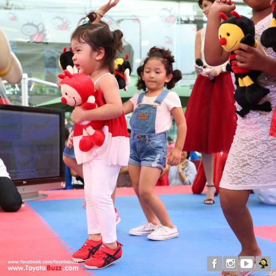 แม่โบว์และน้องมะลิ ที่โตโยต้าบัสส์ สาขาเสรีไทย