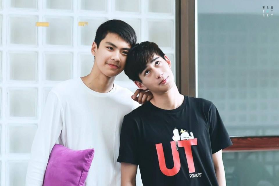 เฟรม & บุ๊ค