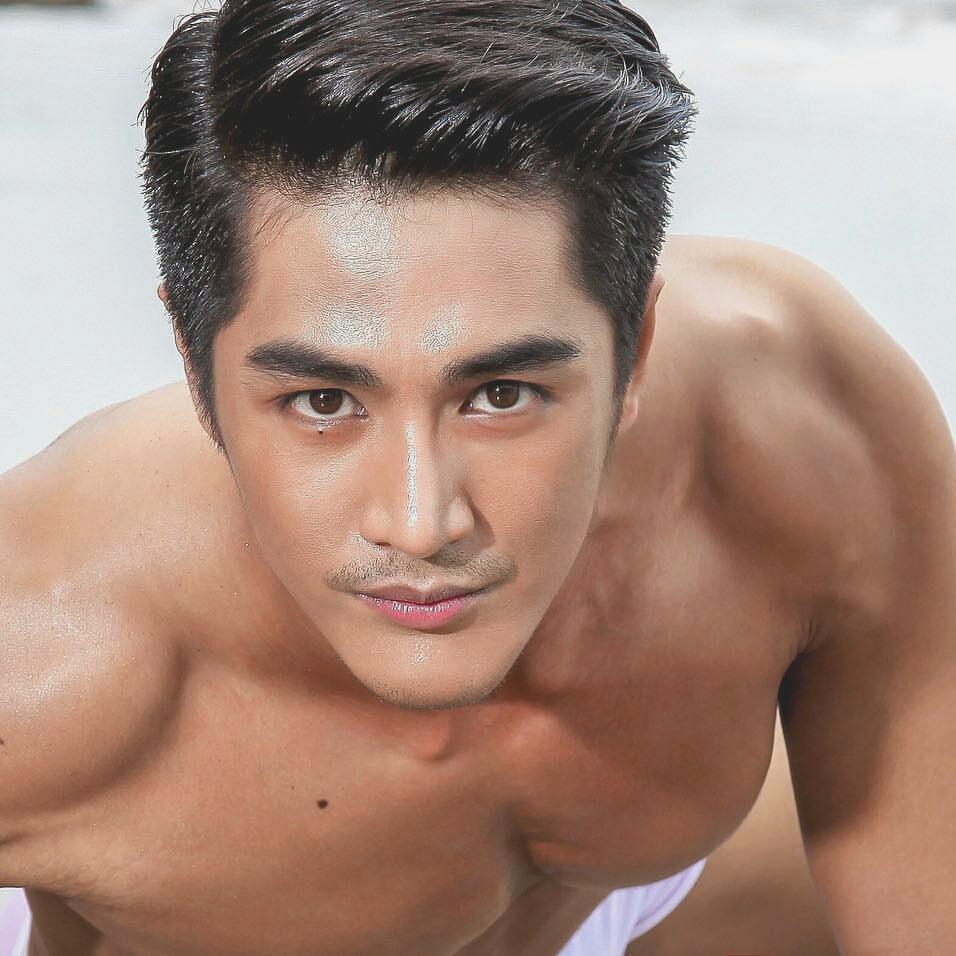 ผช.มากมายหลายแนว