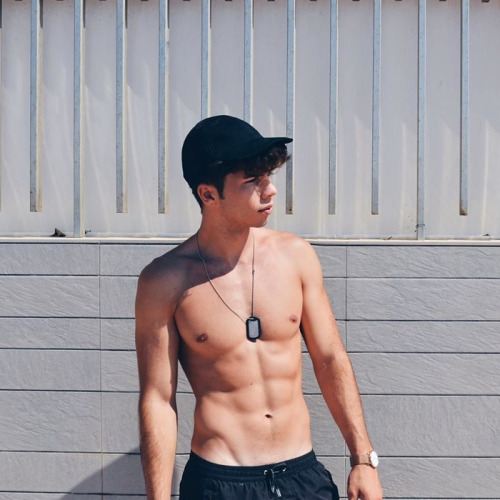 ผู้ชายพาเพลิน