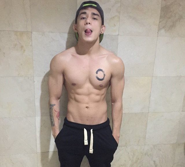 ผู้ชายพาเพลิน
